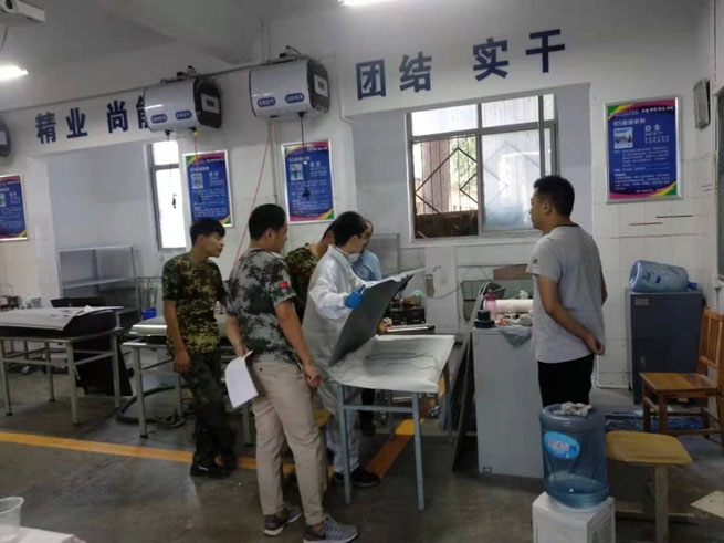 دخلت سلسلة الصنفرة الخالية من الغبار RMC الكليات. دخلت سلسلة الصنفرة الخالية من الغبار RMC الكليات.