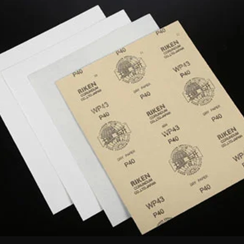 ما هي بعض النصائح لاستخدام ورق صنفرة أكسيد الألومنيوم ؟