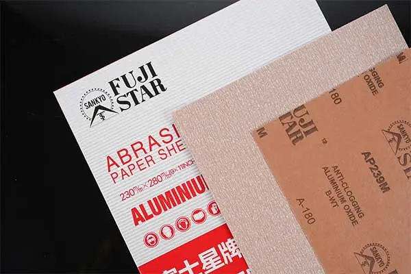 ورق صنفرة مغطى بالستيرات